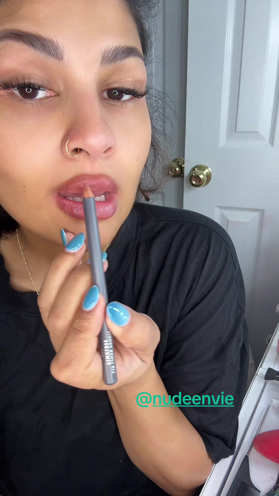@MakeupLaveena