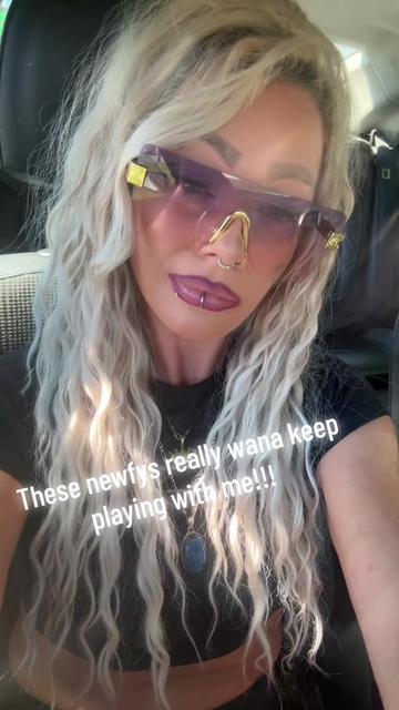 @qu33nlashesz