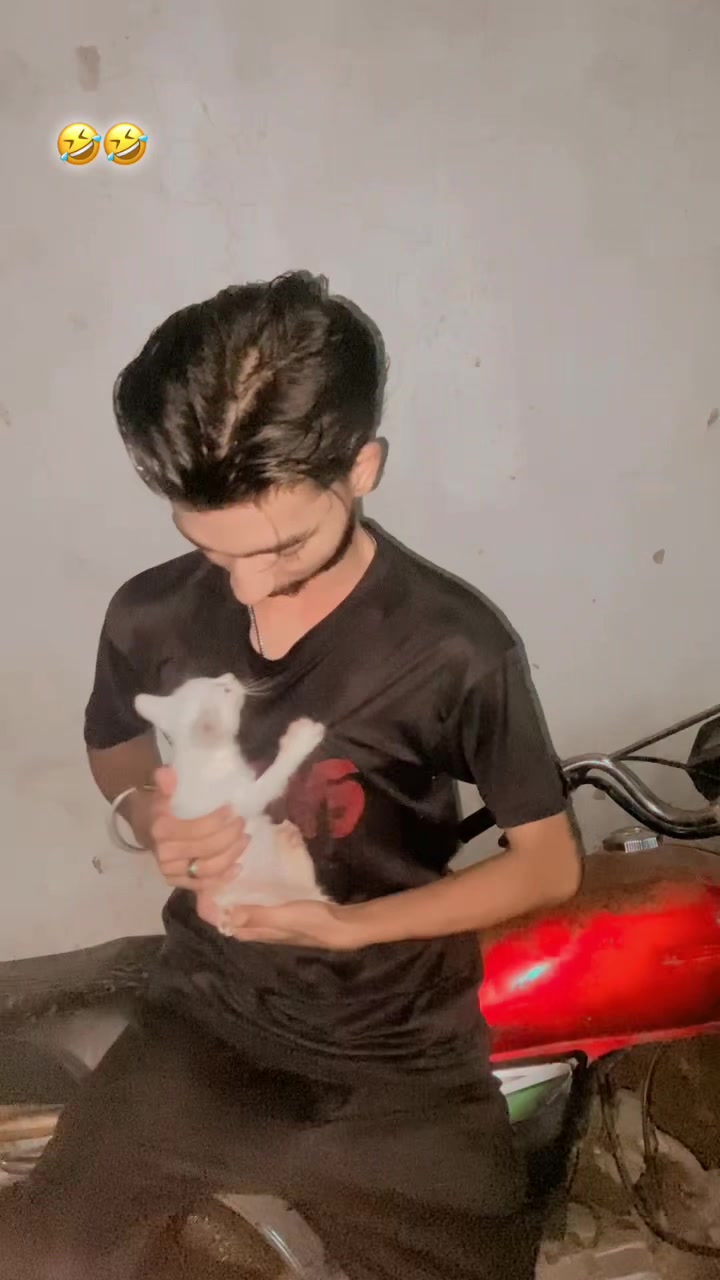 @🤍ℳǻ𝚕𝙞ⲕ🥀