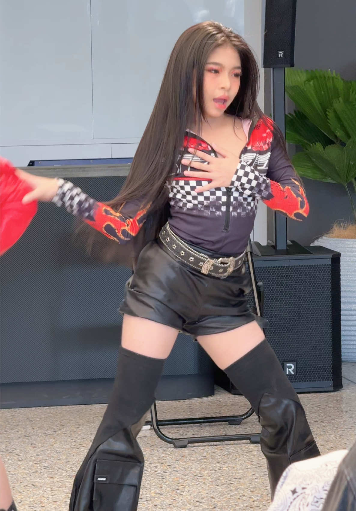 @Khunkik