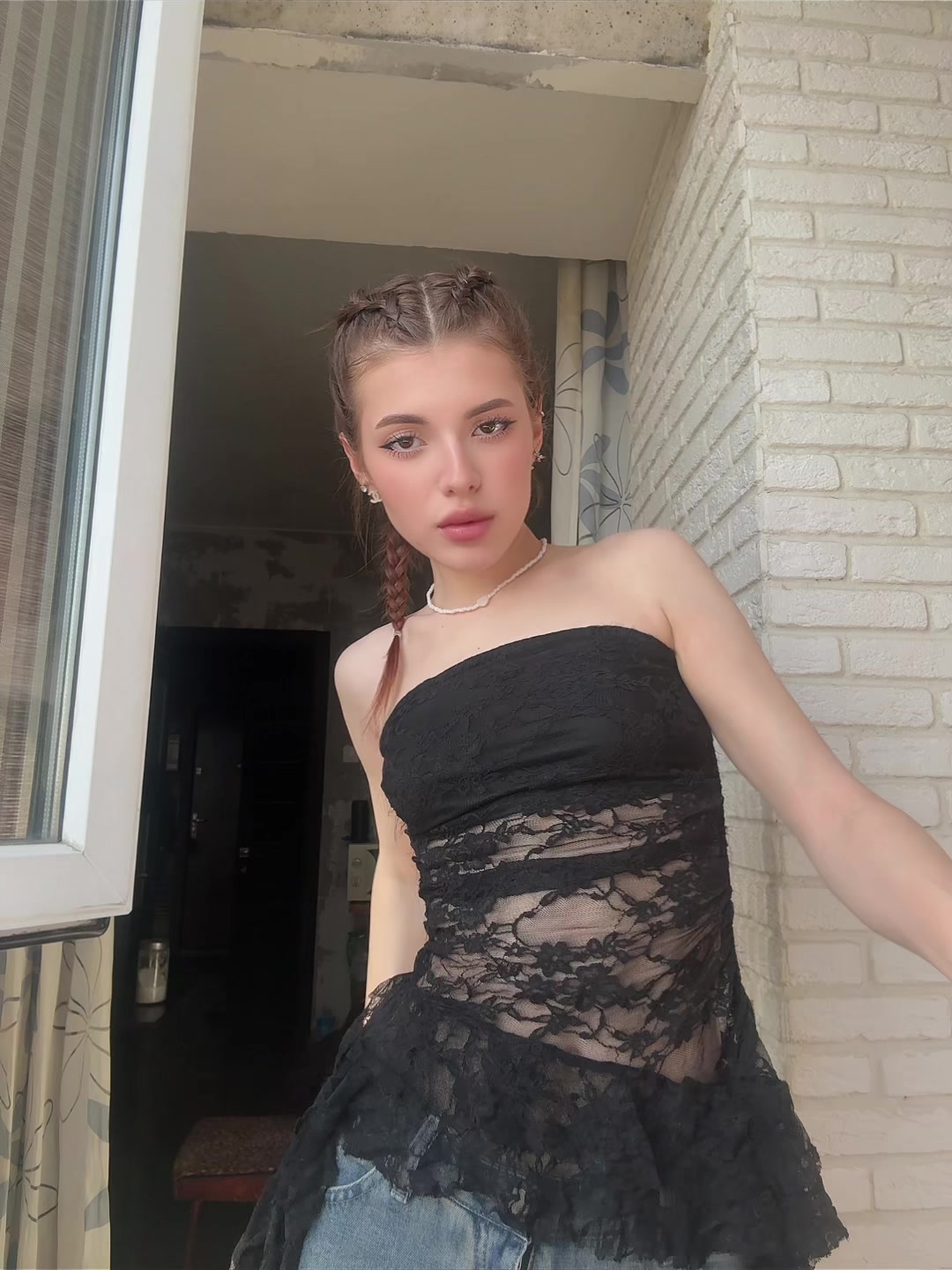@👅