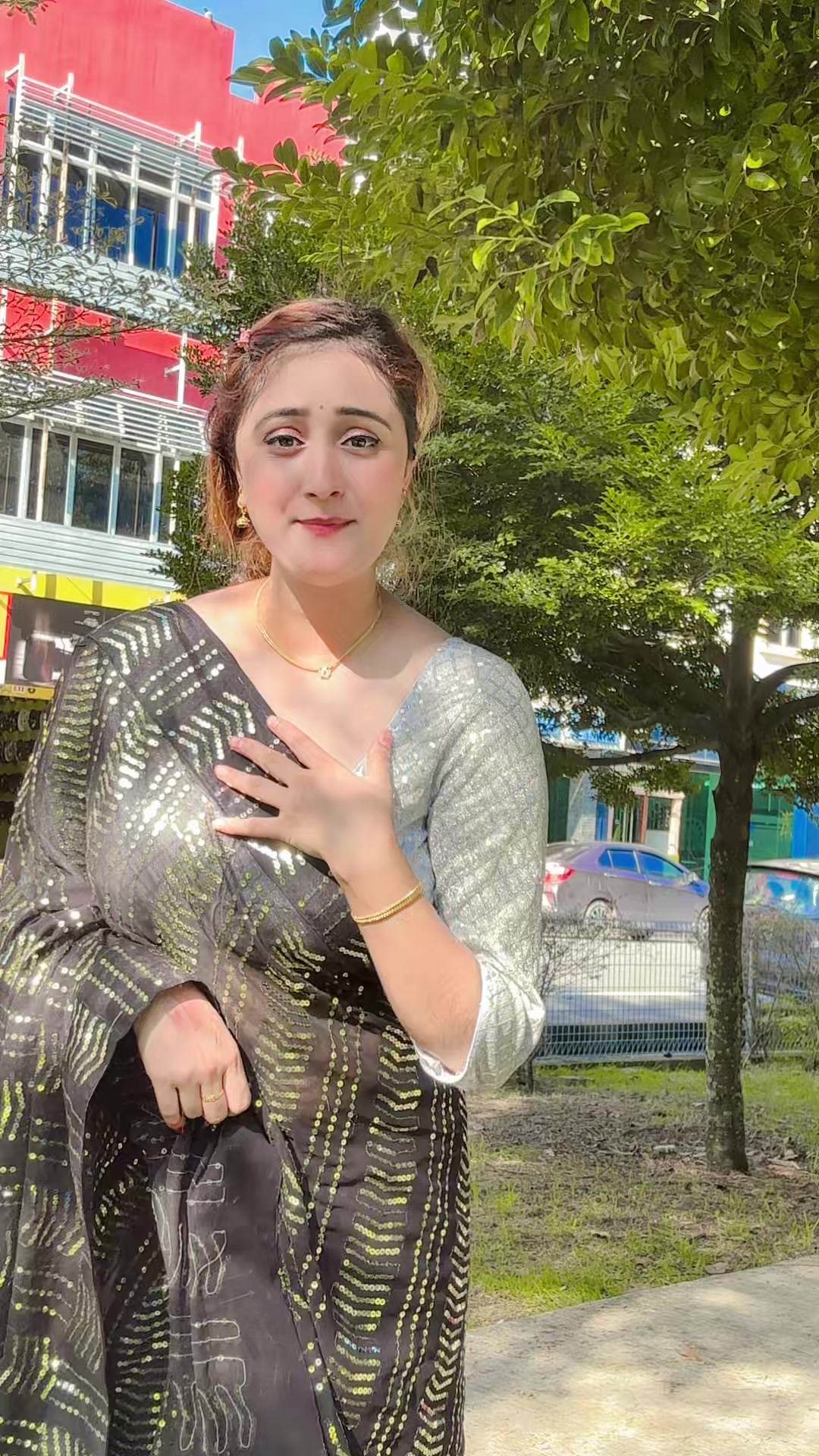 @Miss_AdhikariЁЯжЛ