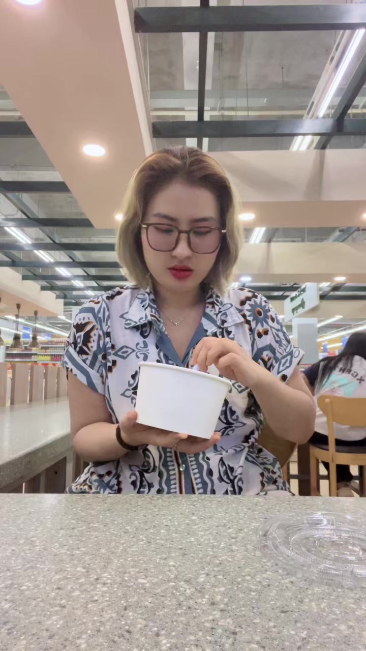 @👸 Thae 🧠 Su 👸(အမွှေစိန် 😘)