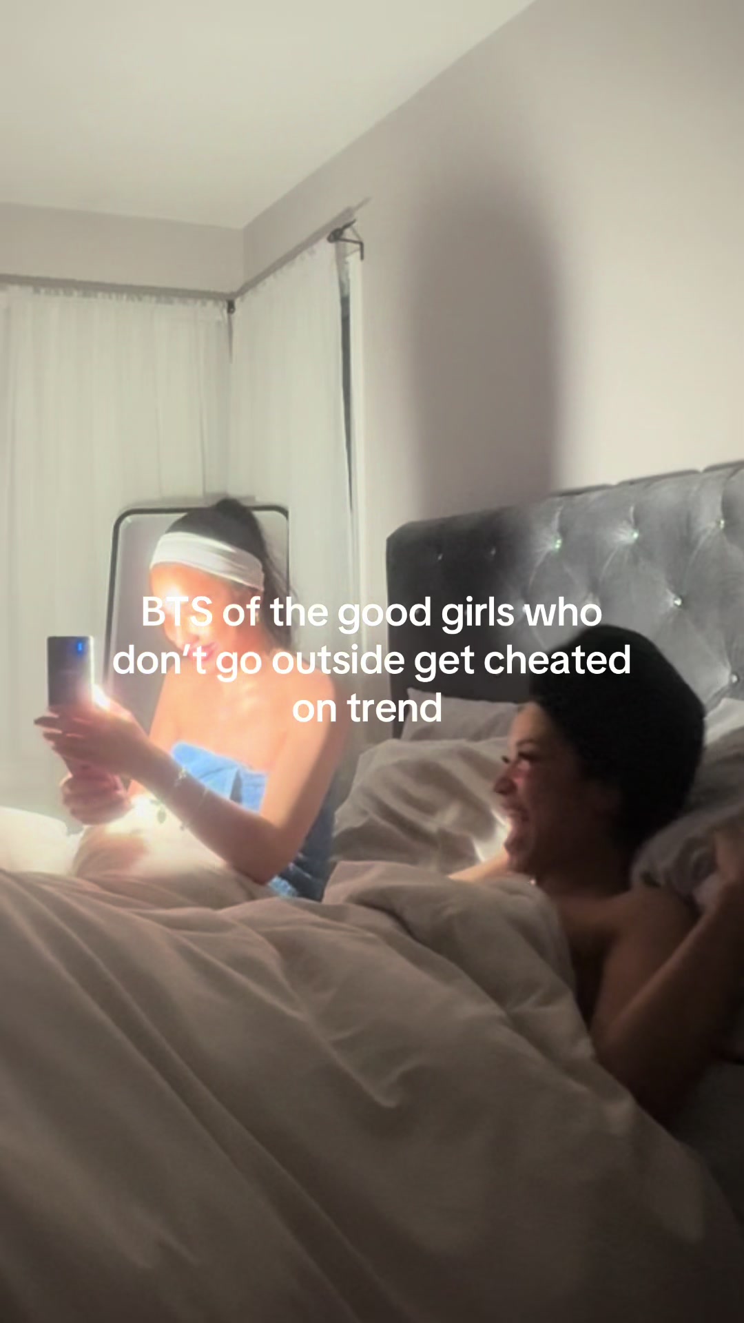 @ELLENIA MIONI
