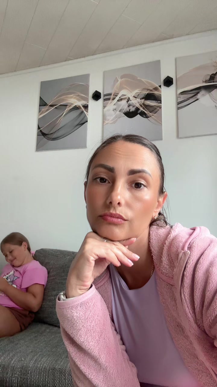@A.m.E.l.i.n.а