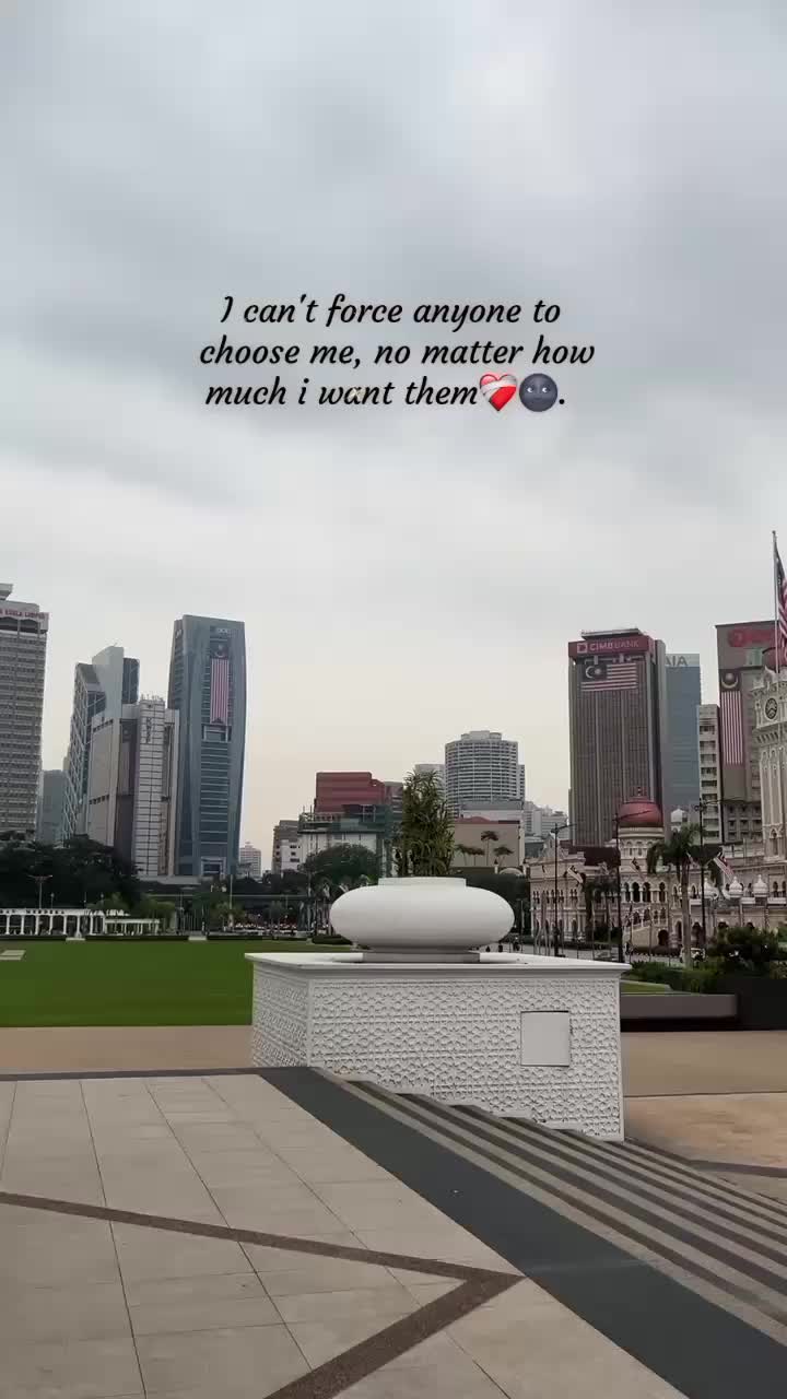 @ᥫ᭡.
