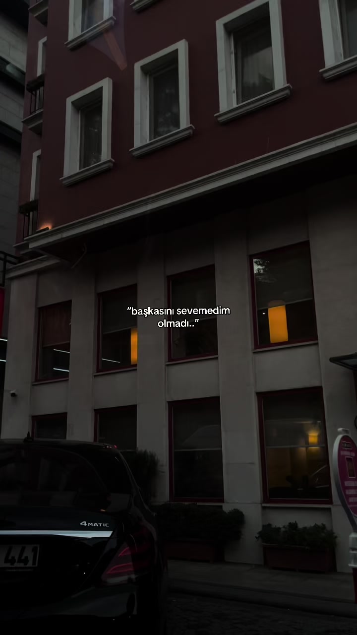 @ℰ