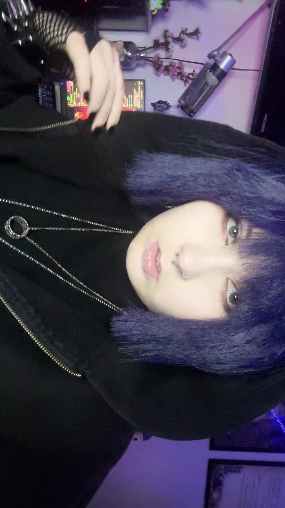 @Carmen<𝟥