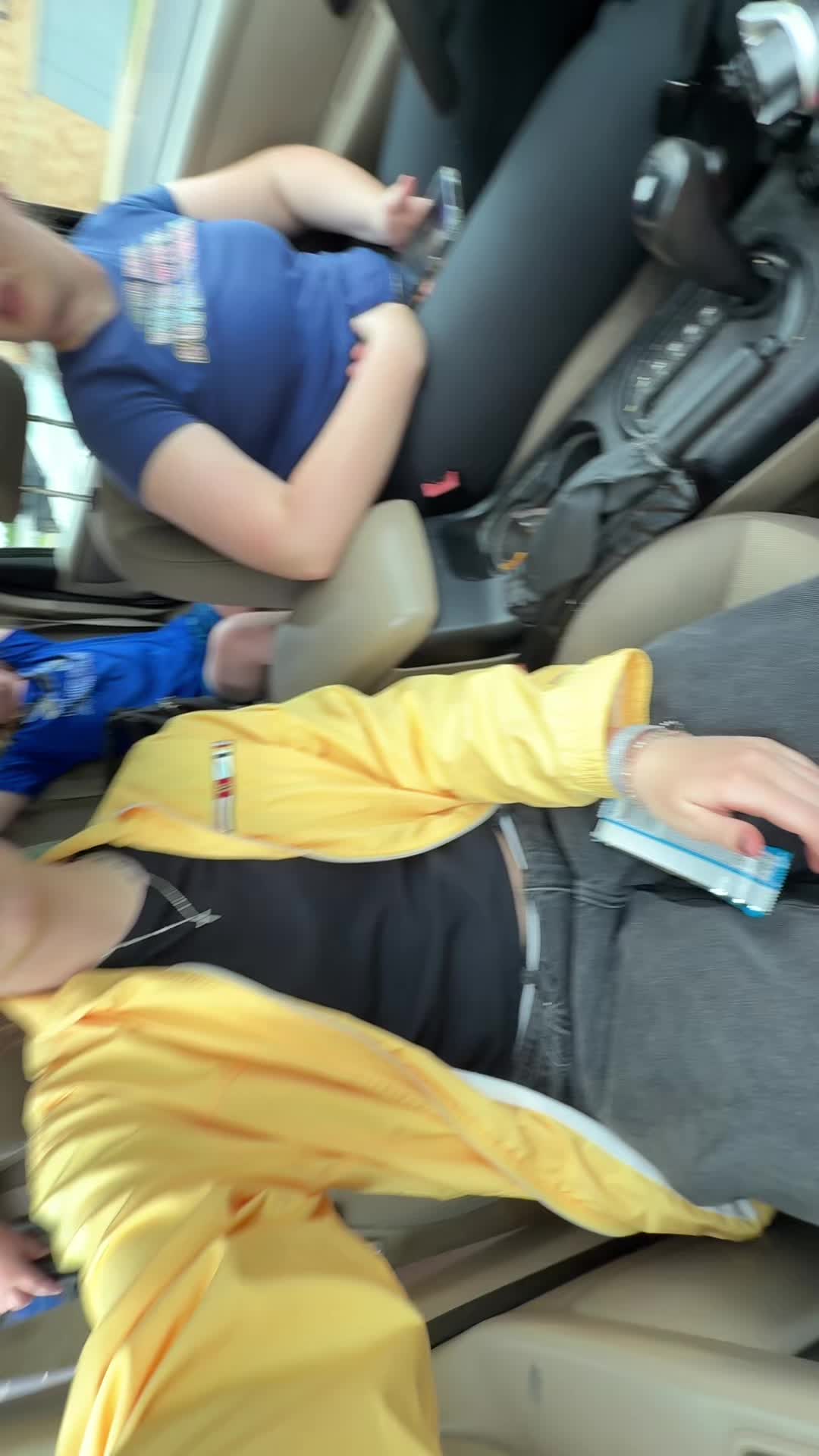 @lucyyandkeelyy