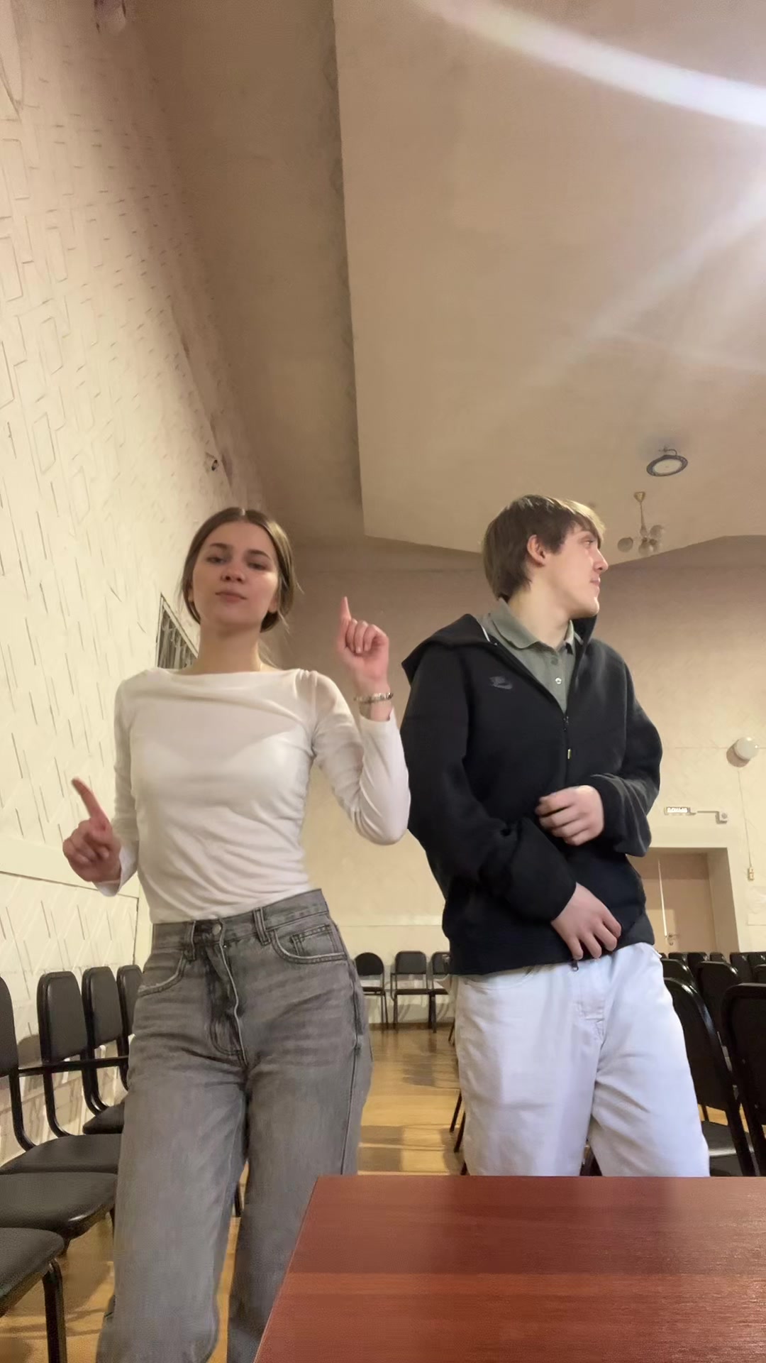 @a.log.d