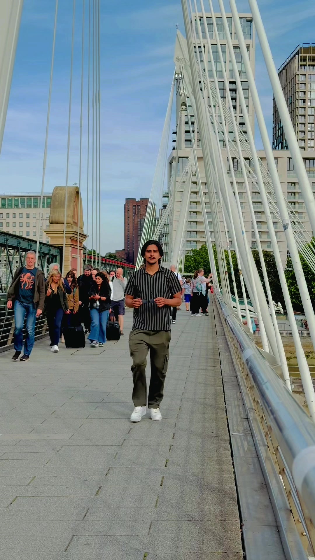 @عدیل گورایہ 🇬🇧