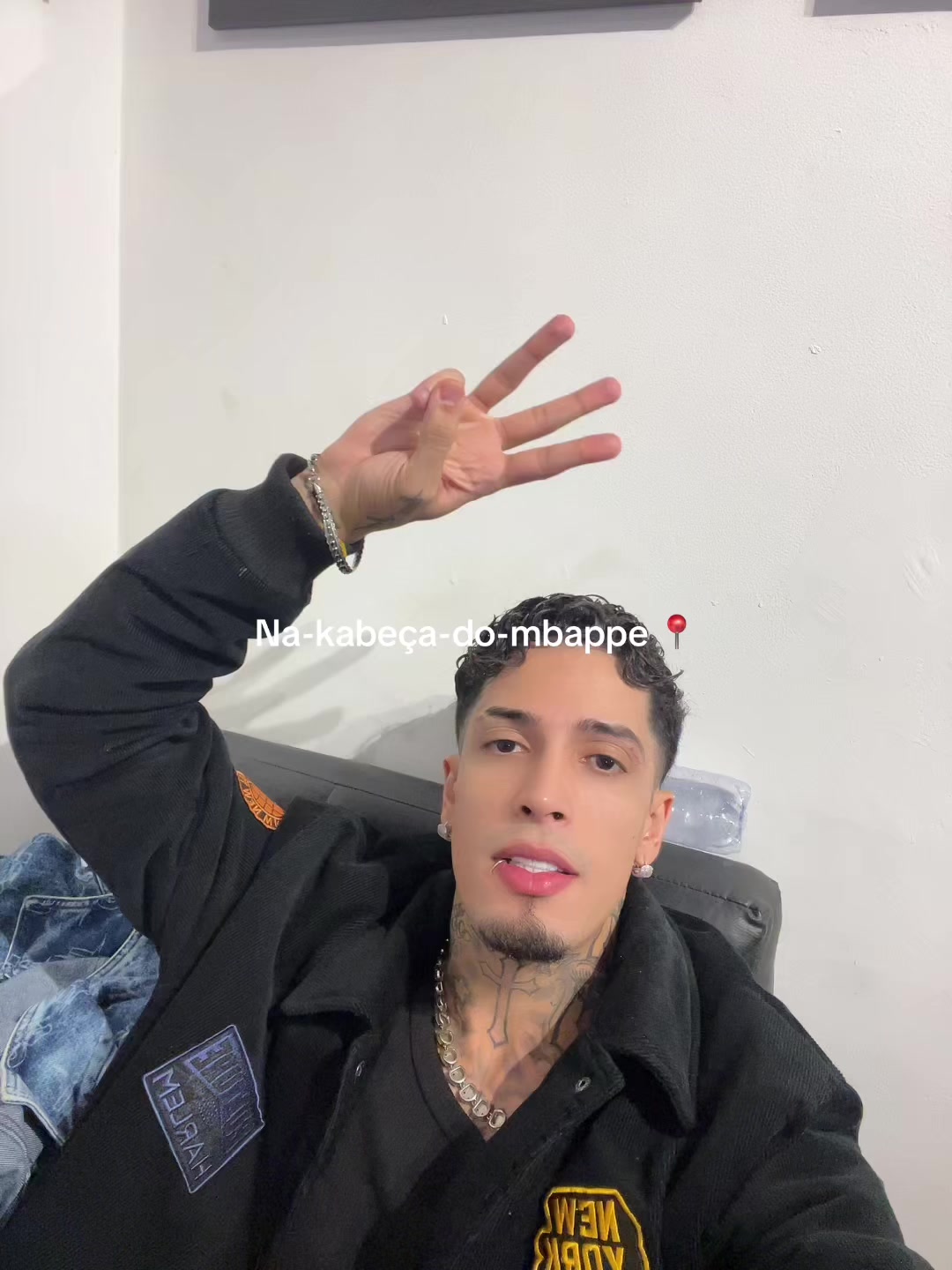 @jhowmc_