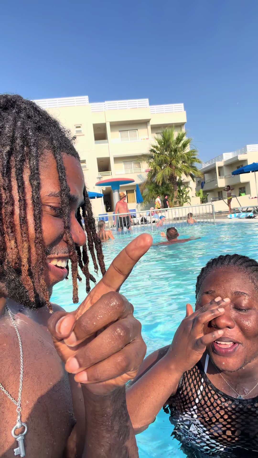 @Jonathan _muana m&egrave;re