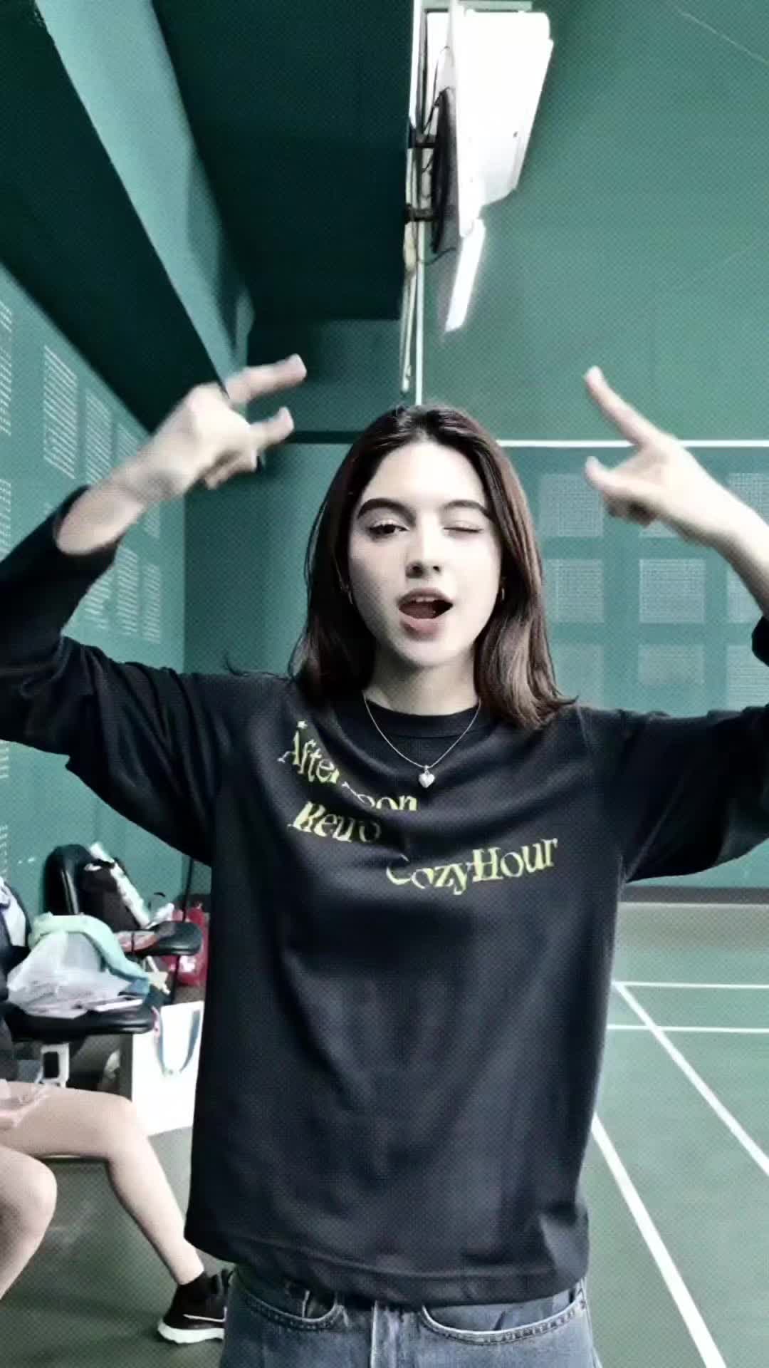 @𝐇𝐞𝐥𝐞𝐧