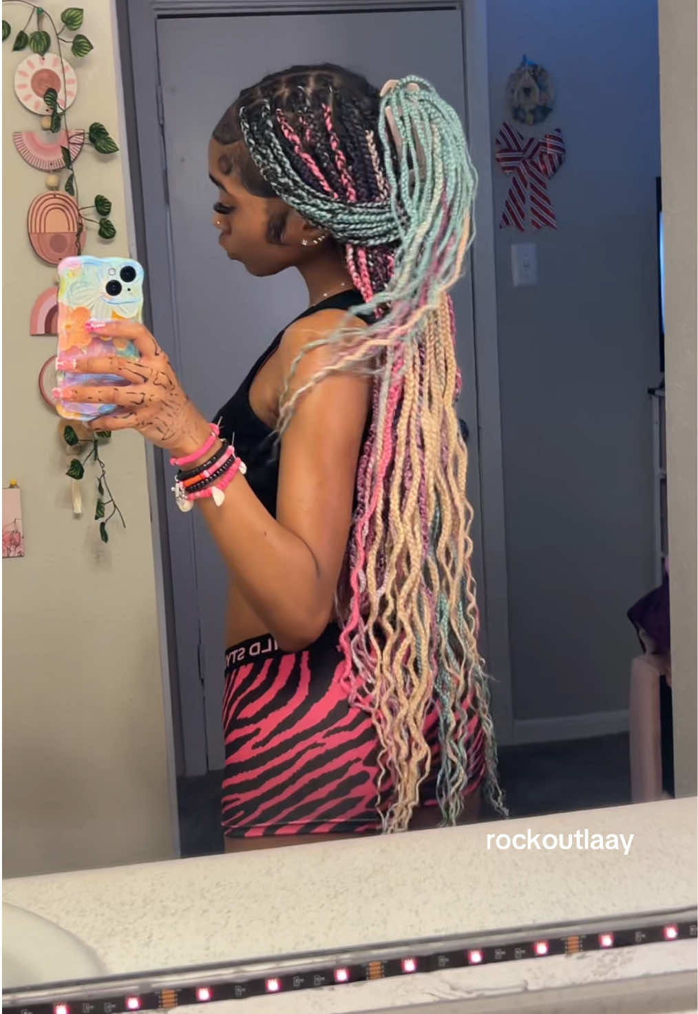 @rockoutlaay