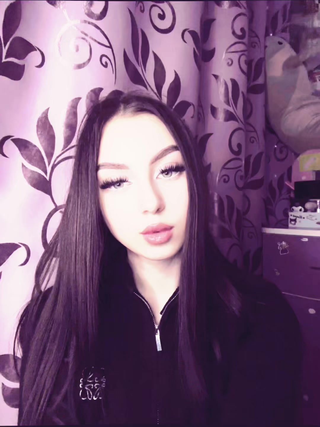 @_romanovna_🌹
