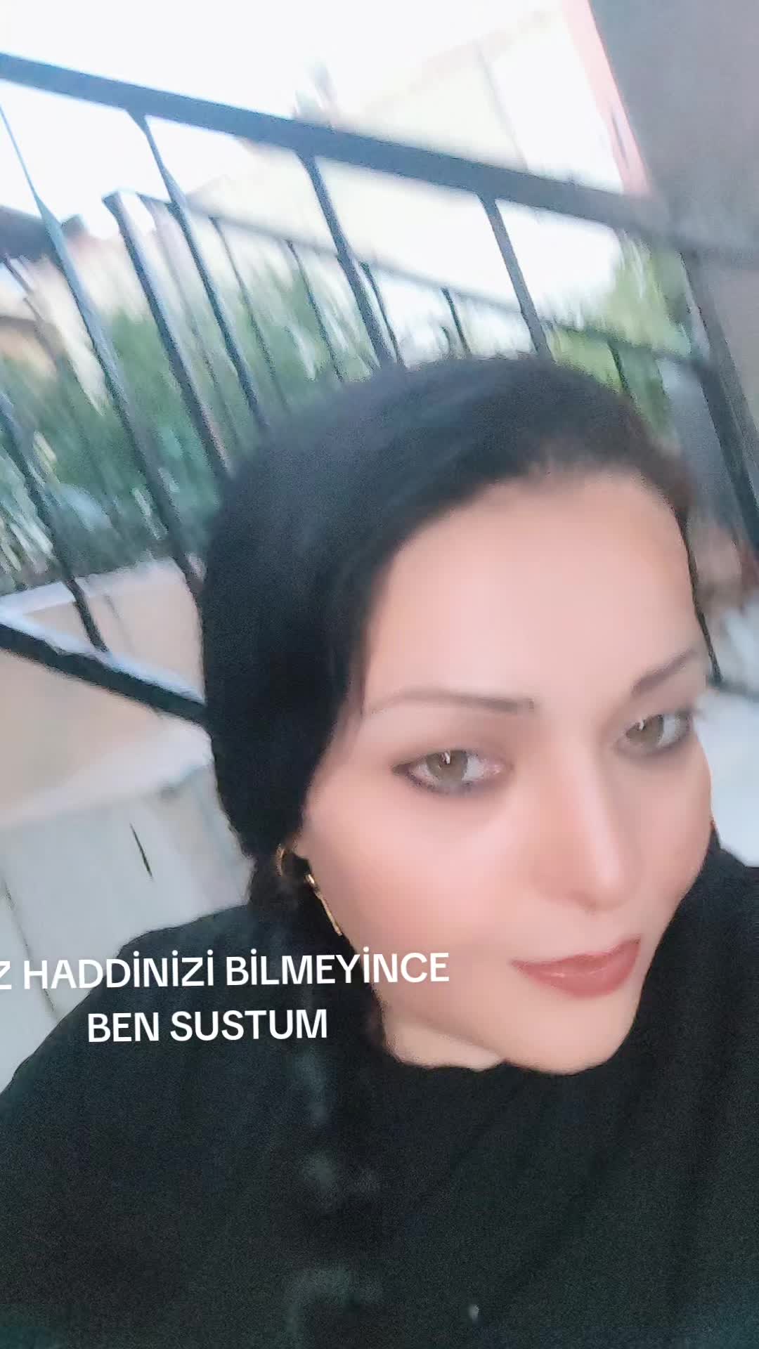 @S E L D A ⚔️☔👸🏻