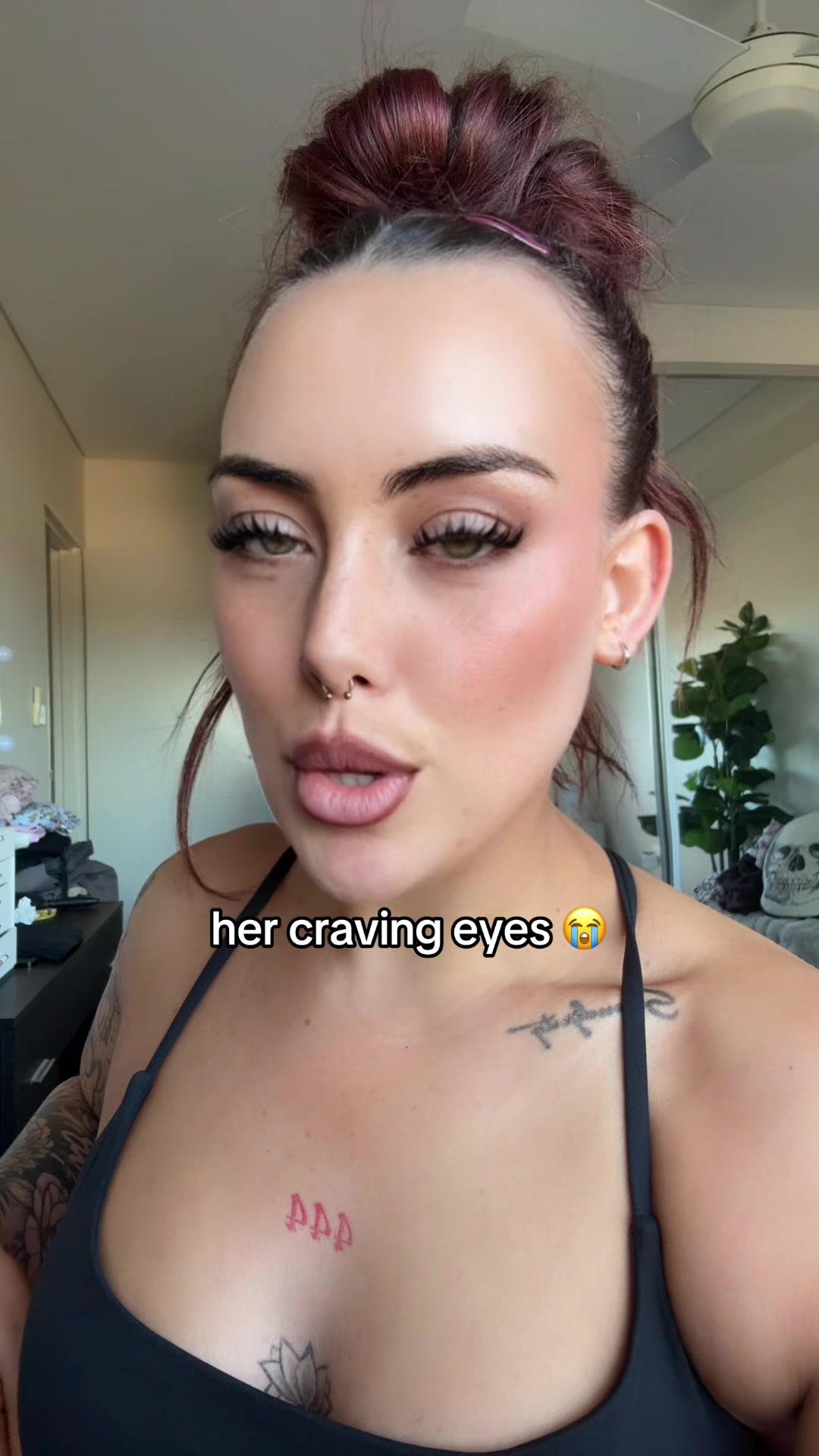 @LEASHBIAN 😈