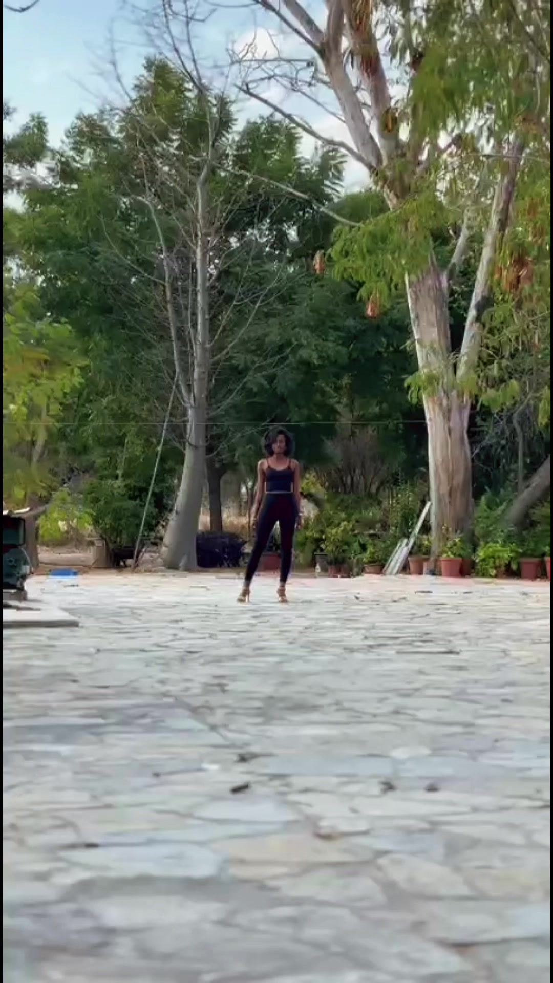 @Valentina ✨️🖤