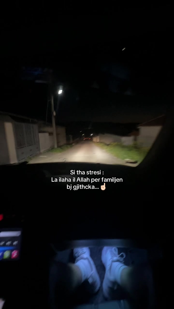 @🎭