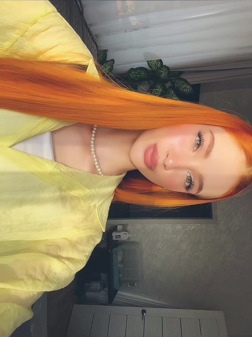@𝐀🪽👩🏻🦰