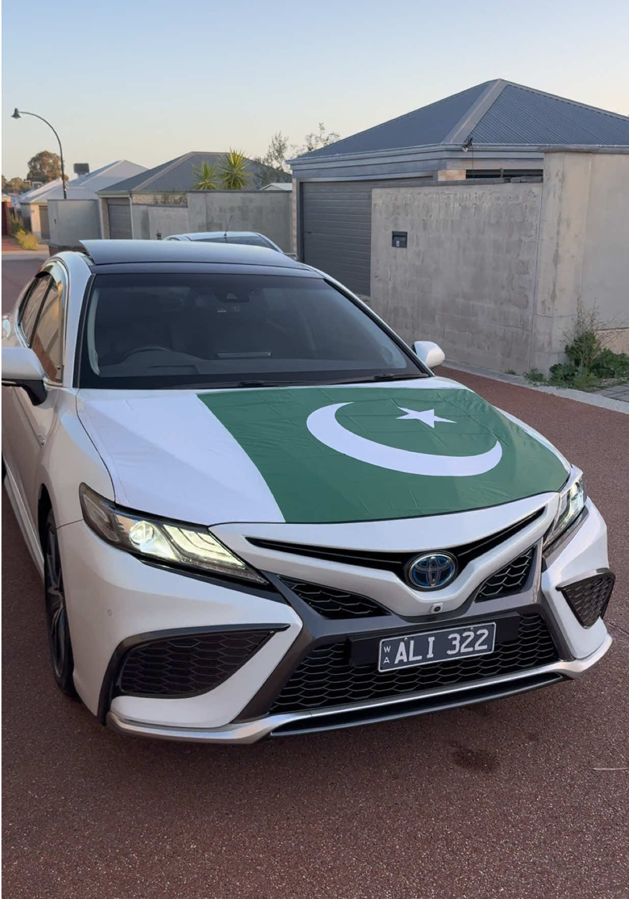 @Raja Ahsan 🇵🇰 🇦🇺 💸 👑