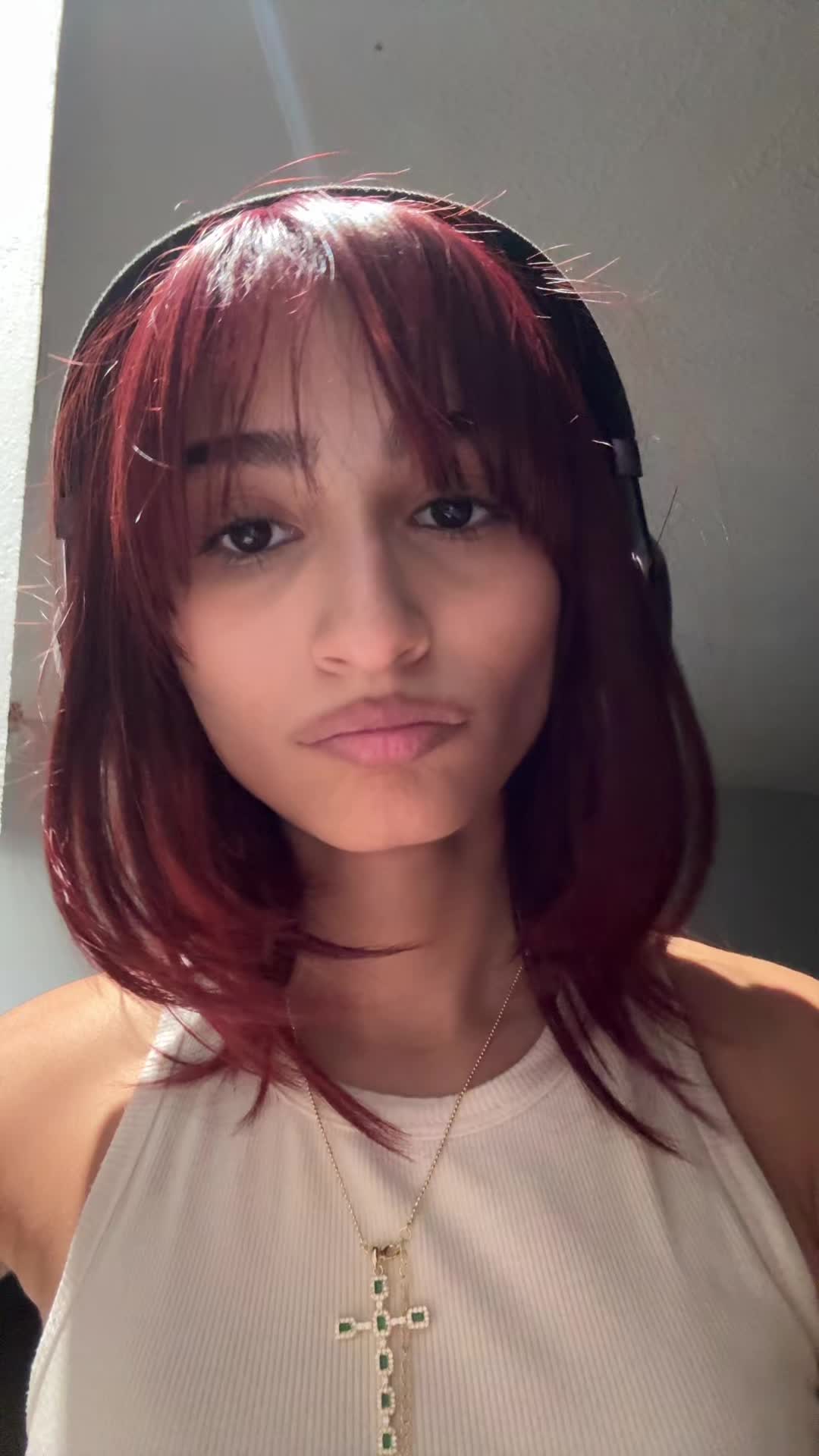@R🧍🏽&zwj;♀️