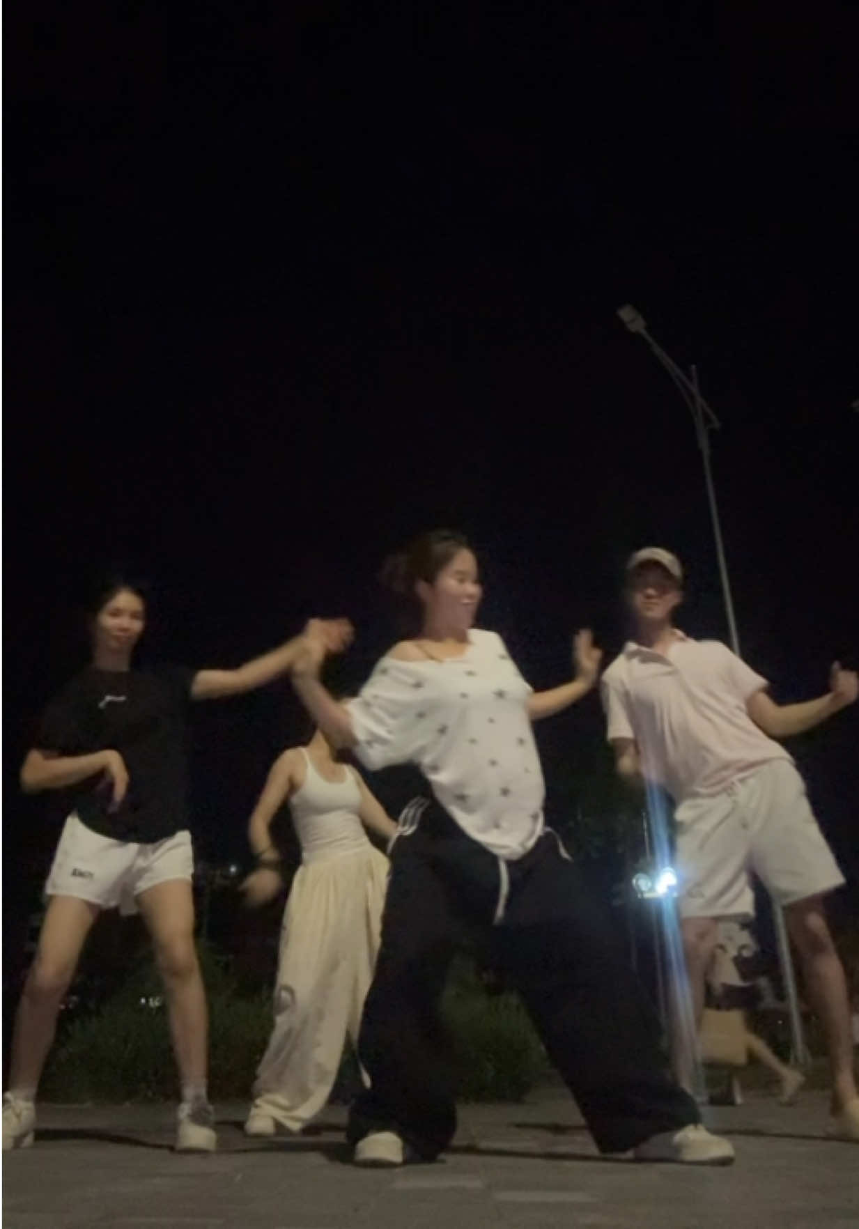 @bảo nh&ograve;ng nhọc 🙂&zwj;&harr;️