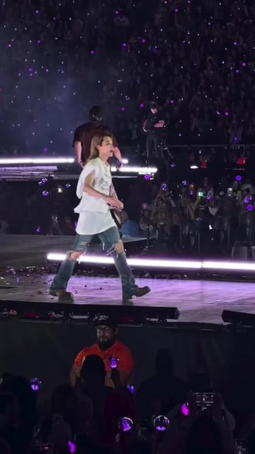 @⟭⟬ BTS ARMY⟬⟭