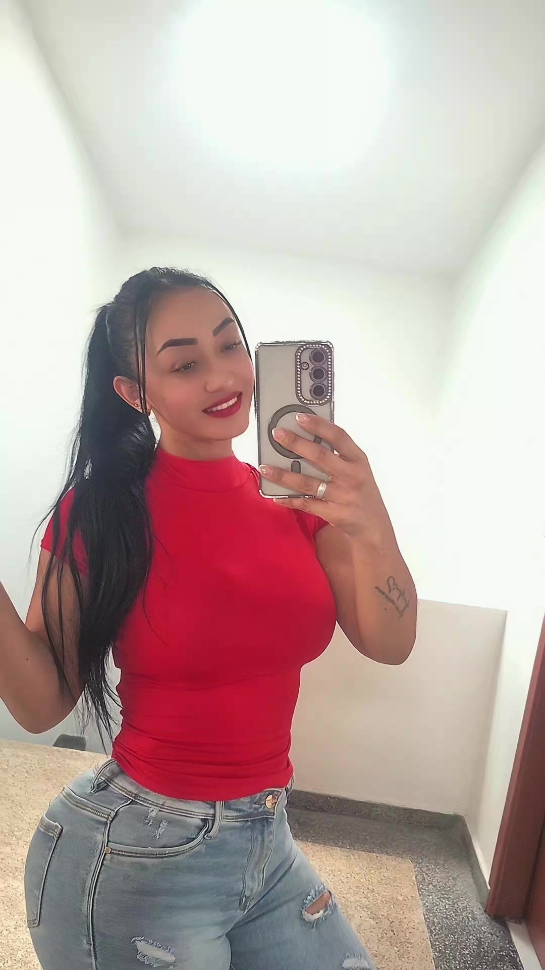 @Julie Vanesa