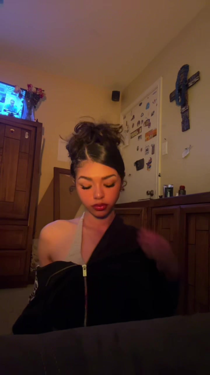 @daniela