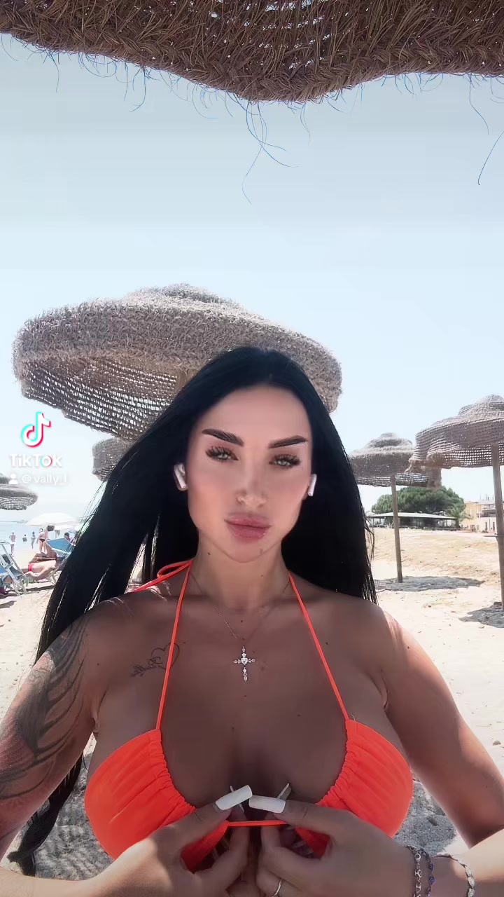 @_Valentina_