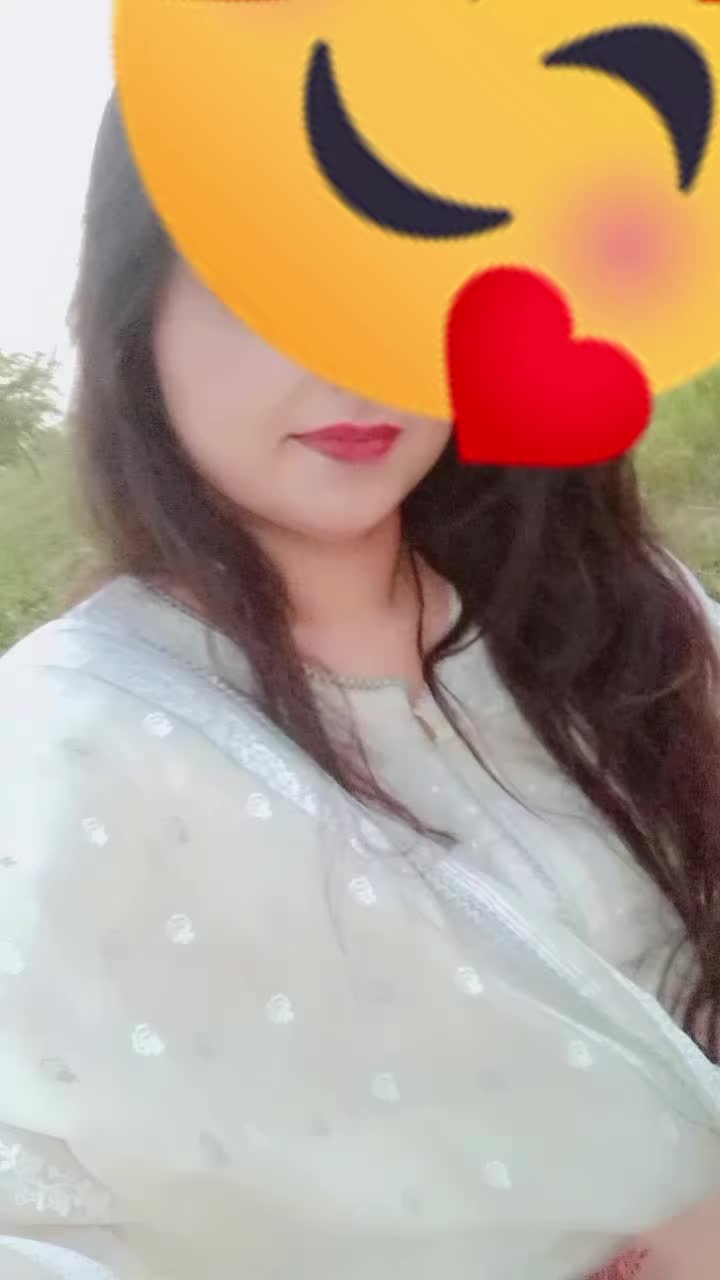 @Roshani_روشنی ✨