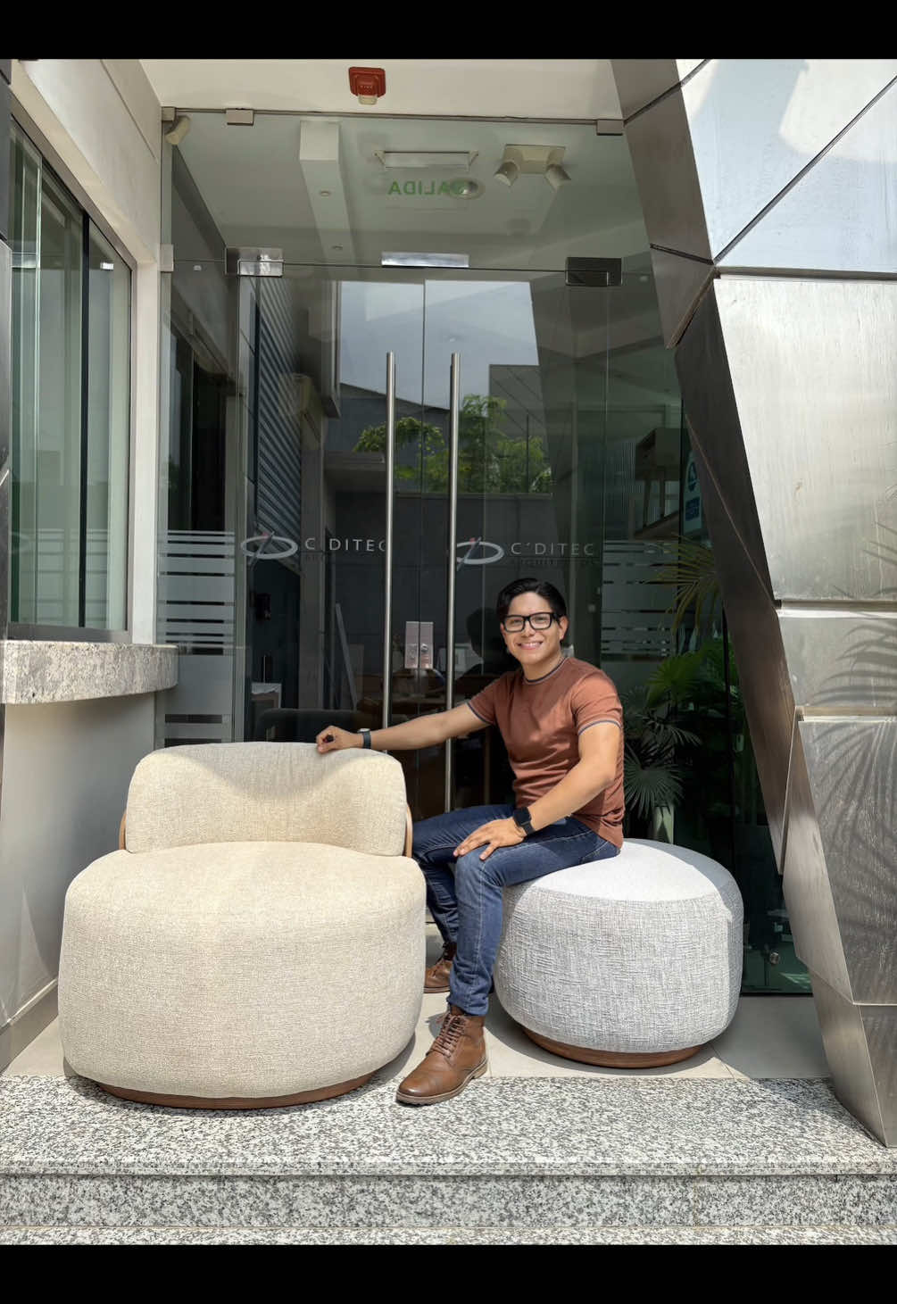 @Bruce Studio || Mobiliario