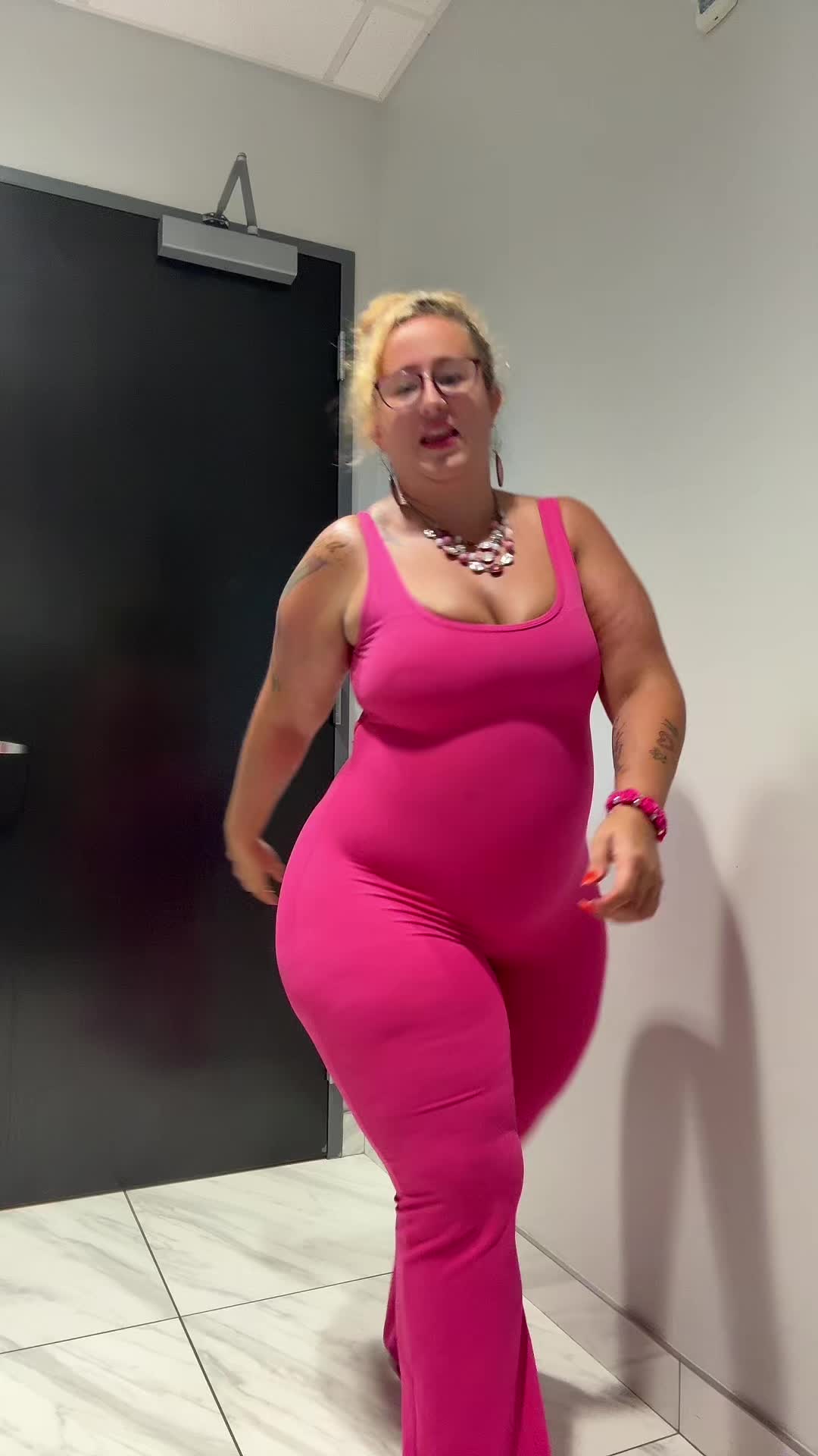 @curvywithcake🍍🌈