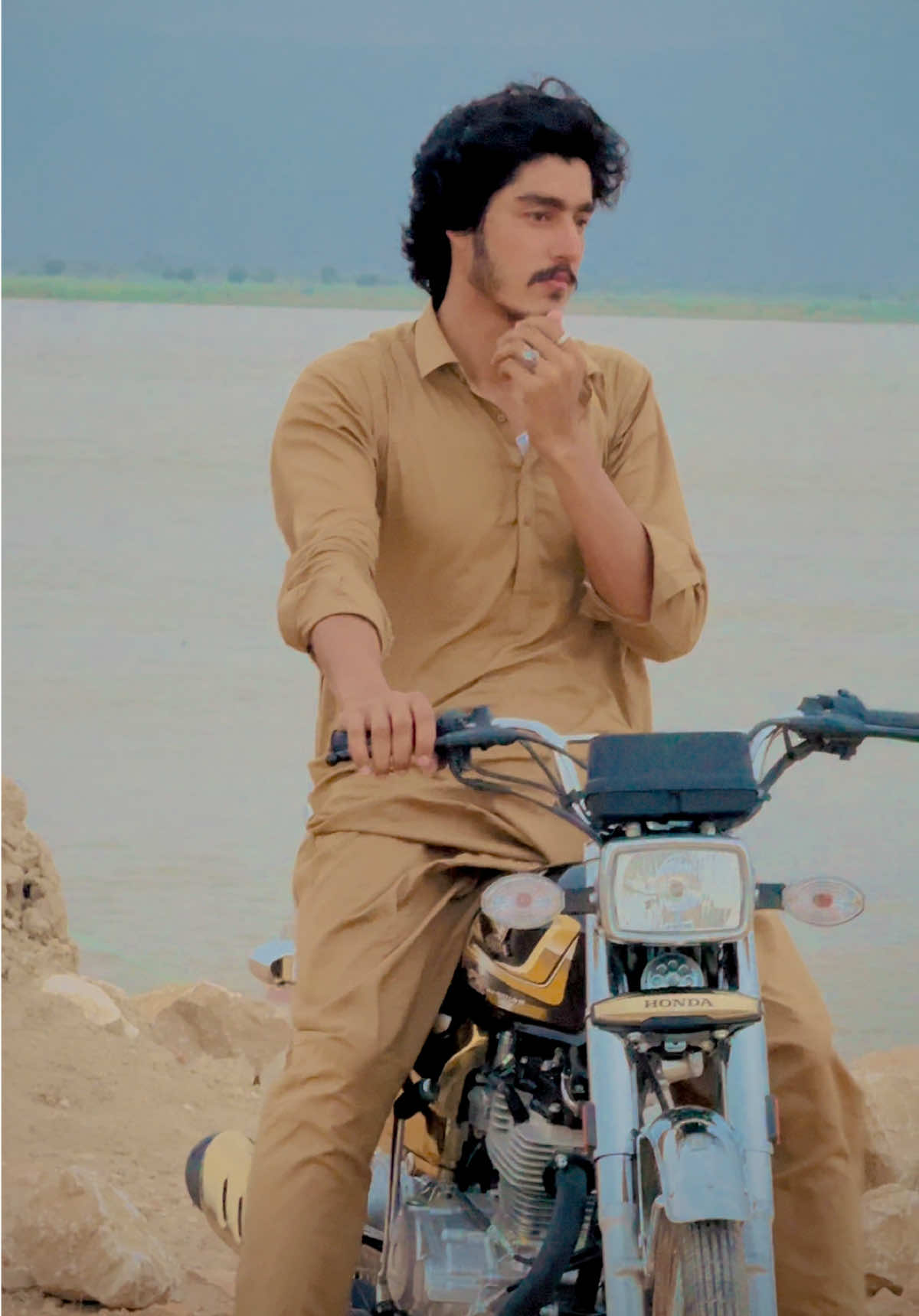 @ملک زبیر گھلو 👑