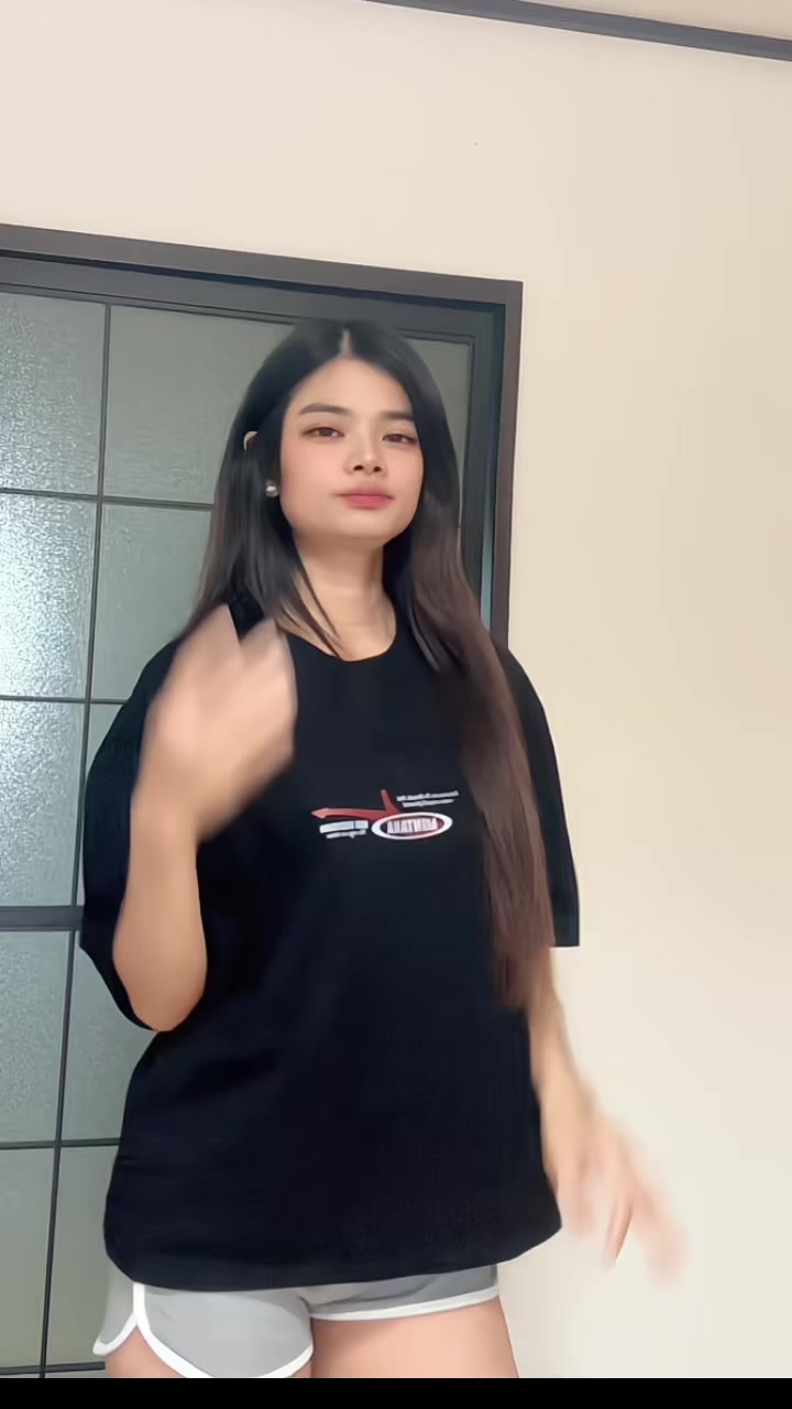 @𝔂𝓸𝓸𝓷𝔂🐤
