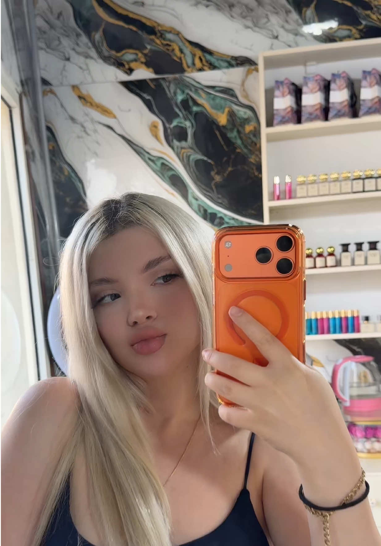 @Moniş🤍