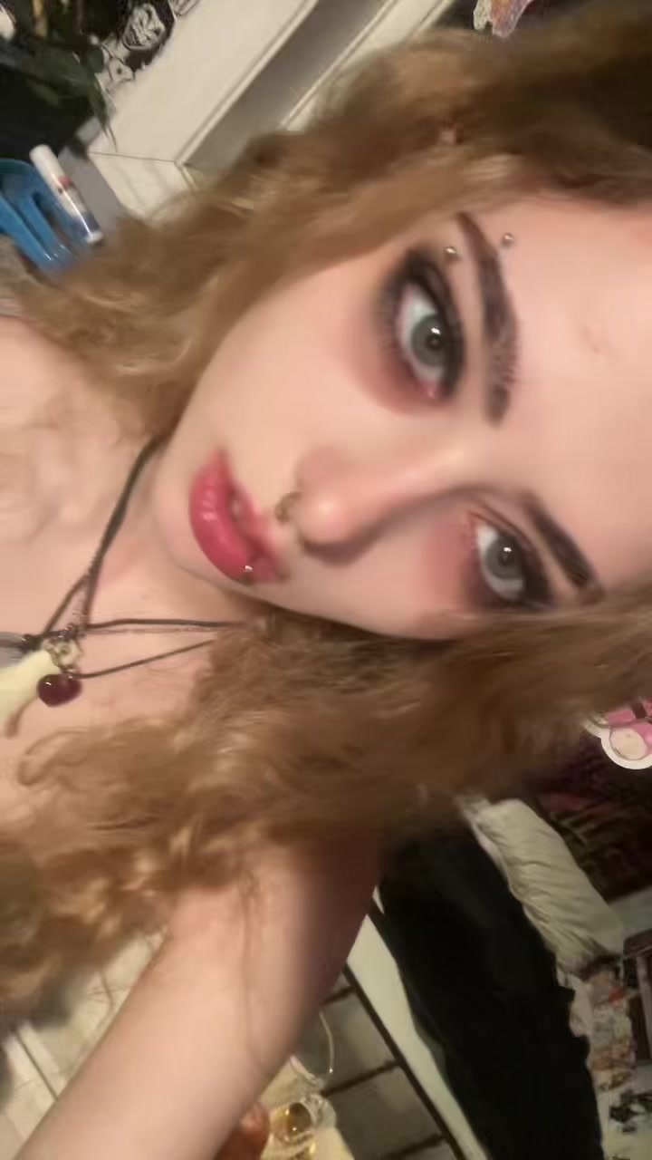 @oliviainchains