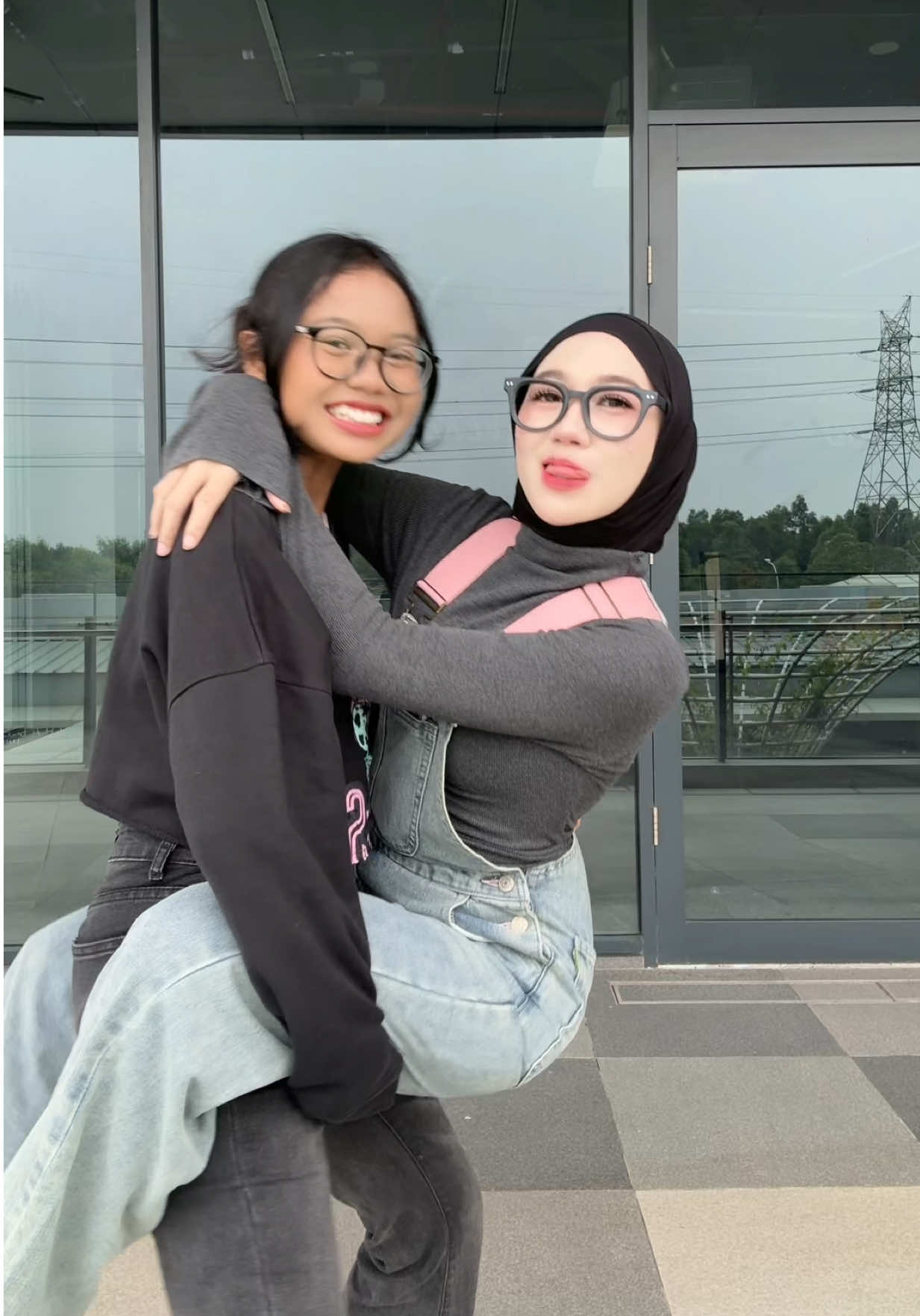 @Galyas