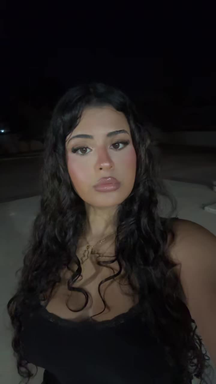 @⃟