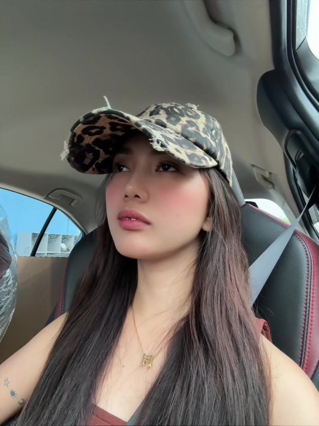 @Hazelpetipit