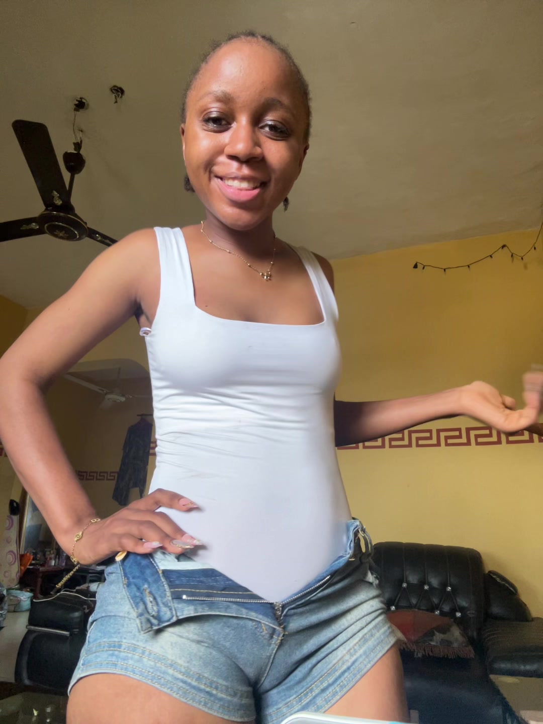 @PETITE_DEBBY🖤