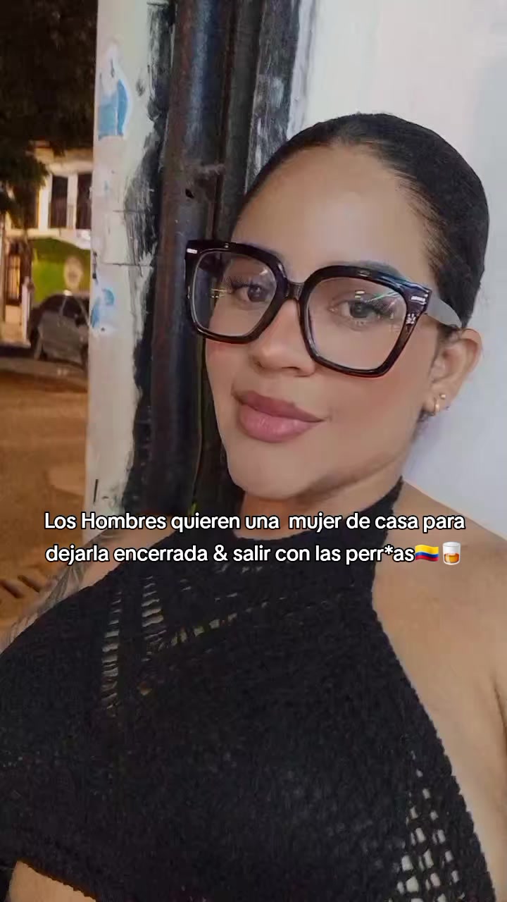 @&bull;Martina Martin&bull; te sigue