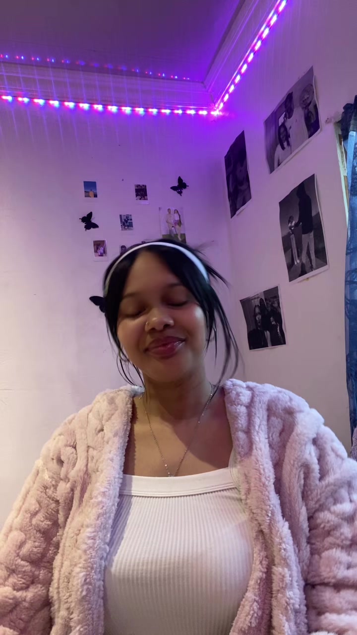 @𝑪𝒐𝒖𝒓𝒕𝒏𝒆𝒚𝑽𝒂𝒏𝒘𝒚𝒌🎀