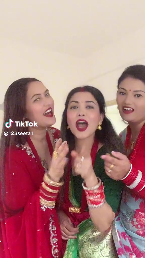 @Dipa lohani💫🦋