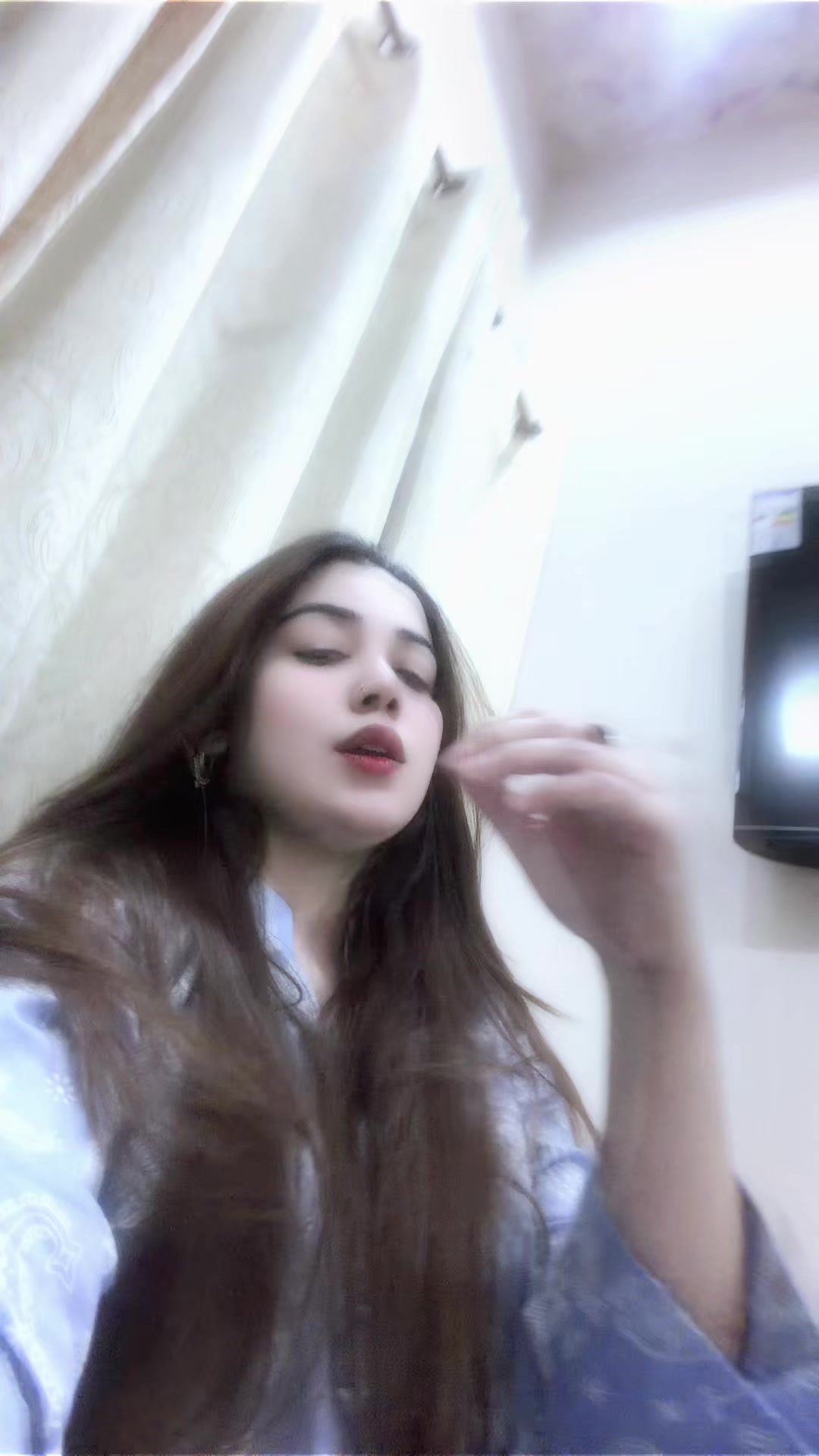 @Lovely Khan 🥀