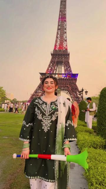 @Farah khan