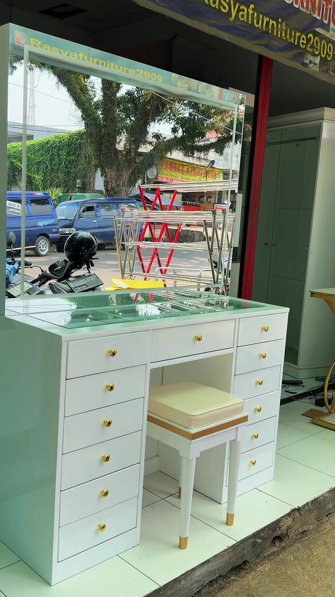@Rasya Furniture2909