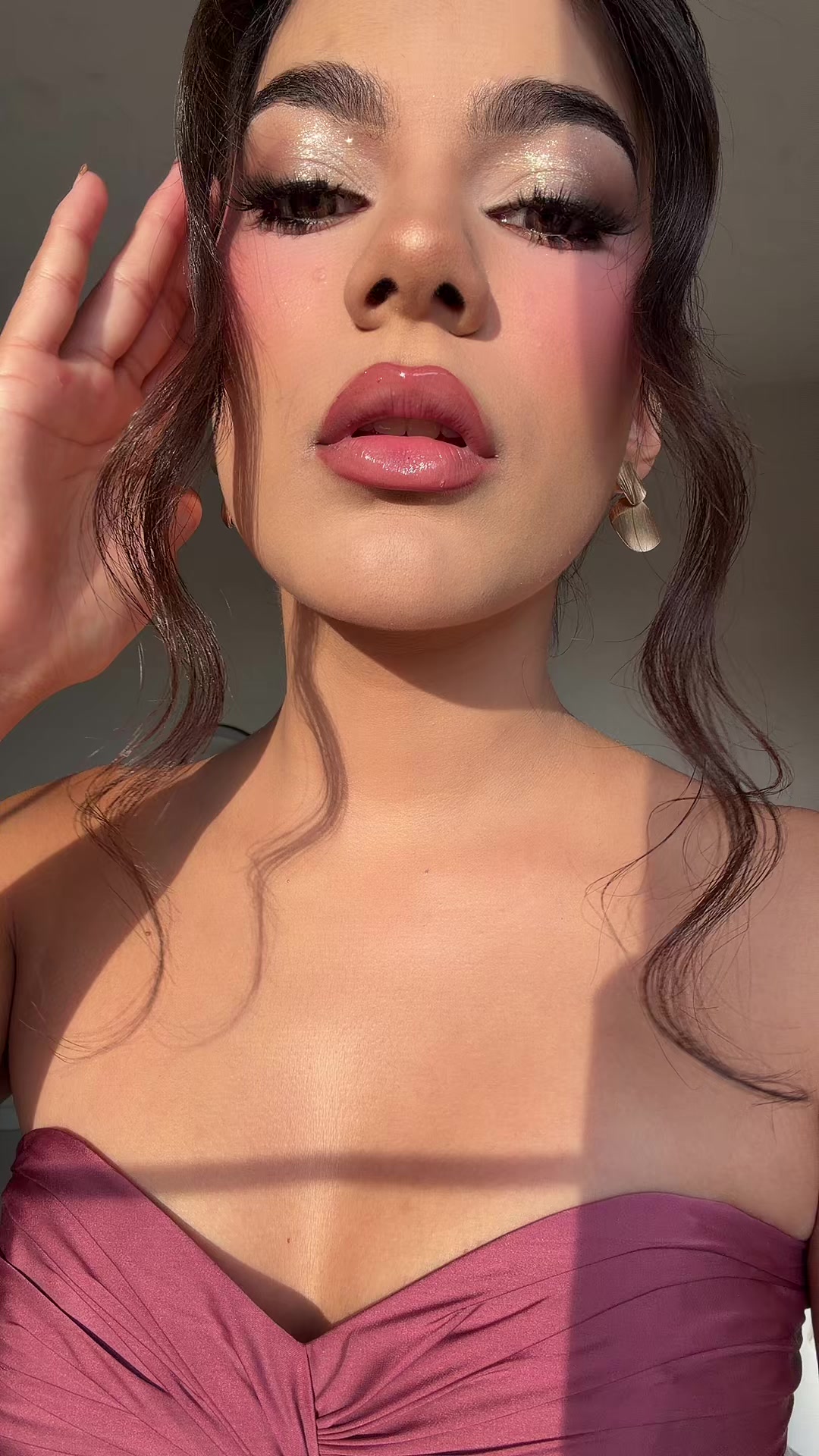 @N U B E